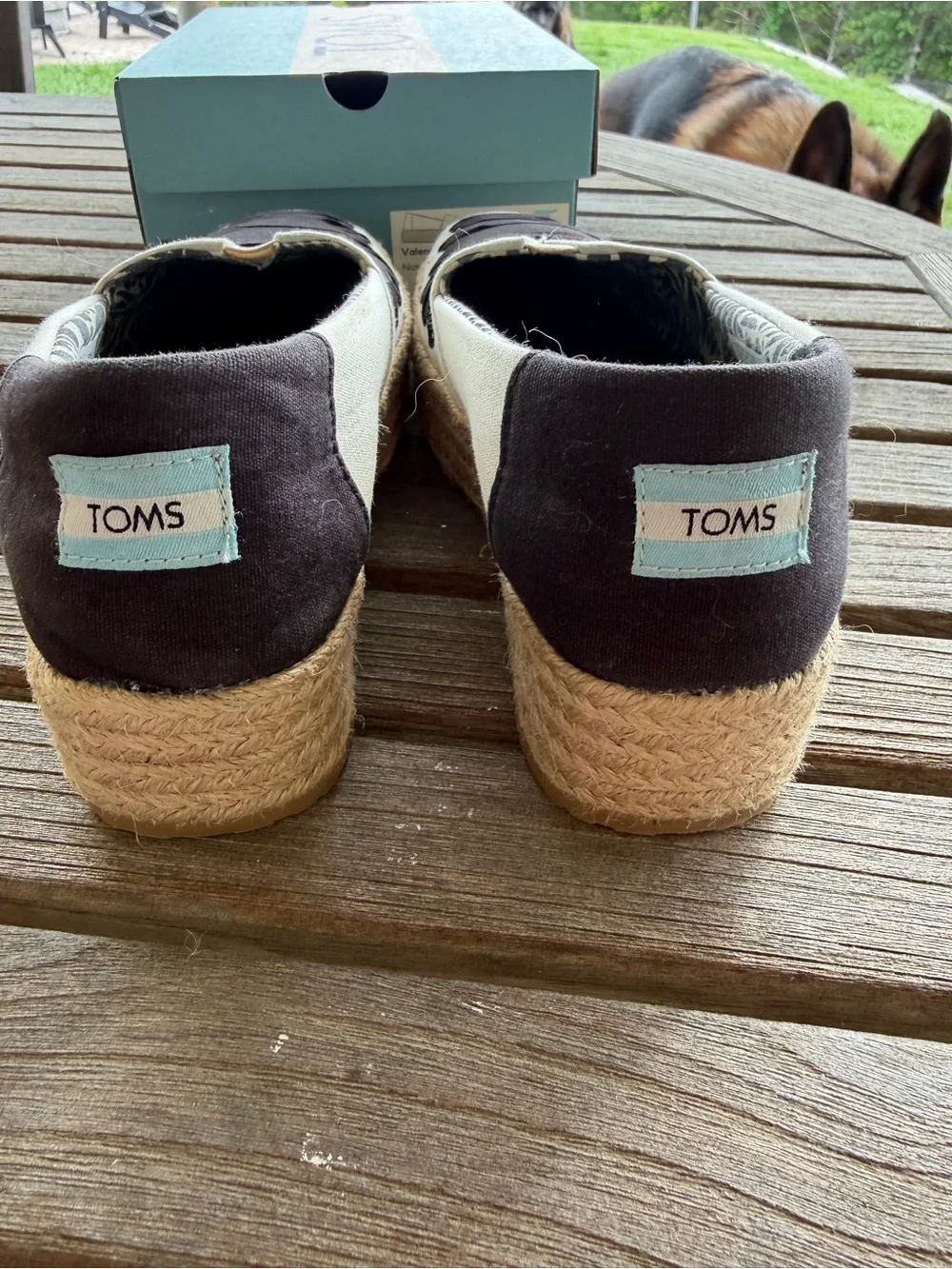 TOMS Black & Cream Valencia Scalloped Slip-On Espadrilles Size 6.5